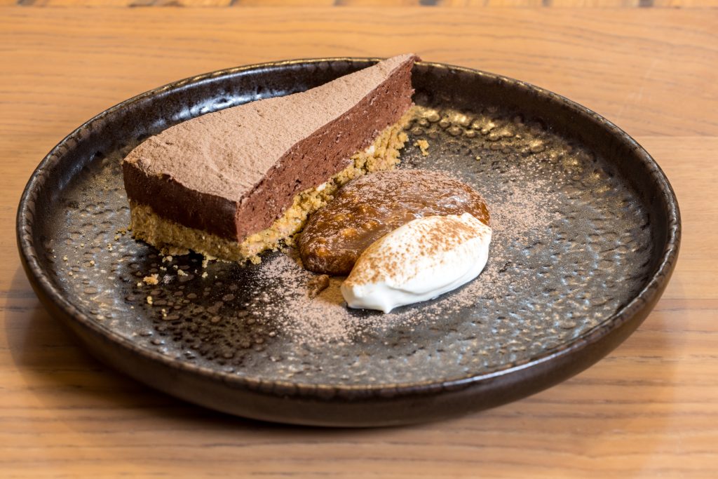 Tarte de Chocolate com Caramelo Salgado e Creme Fraîche